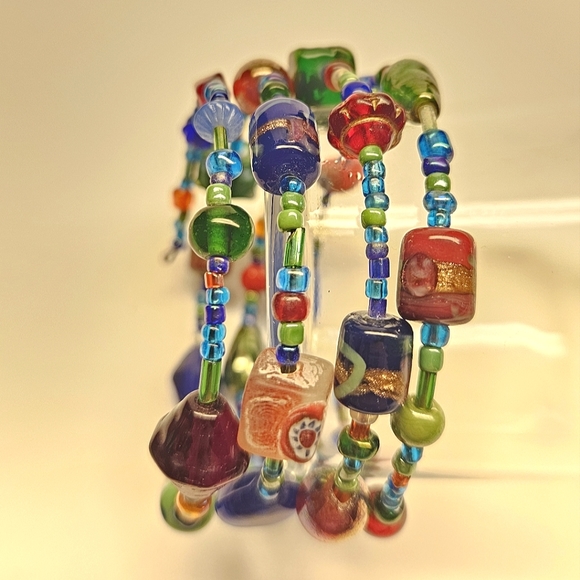 Glass Bead Memory Wire Bracelet - Picture 6 of 7